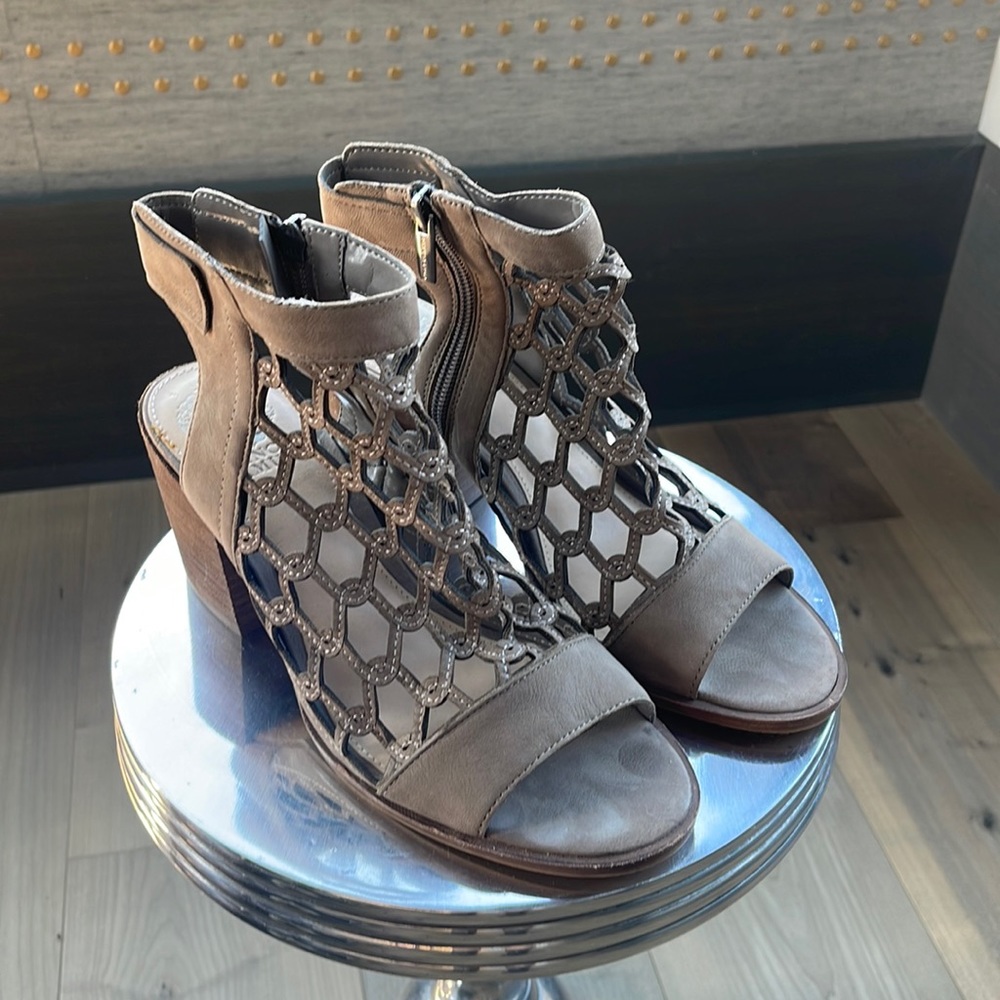 Women’s shoes
